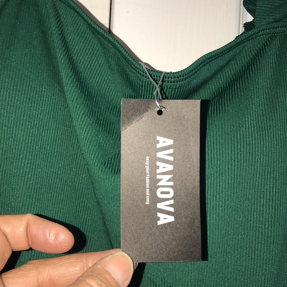 NWT Women’s Avanova Swimsuit - Picture 3 of 8